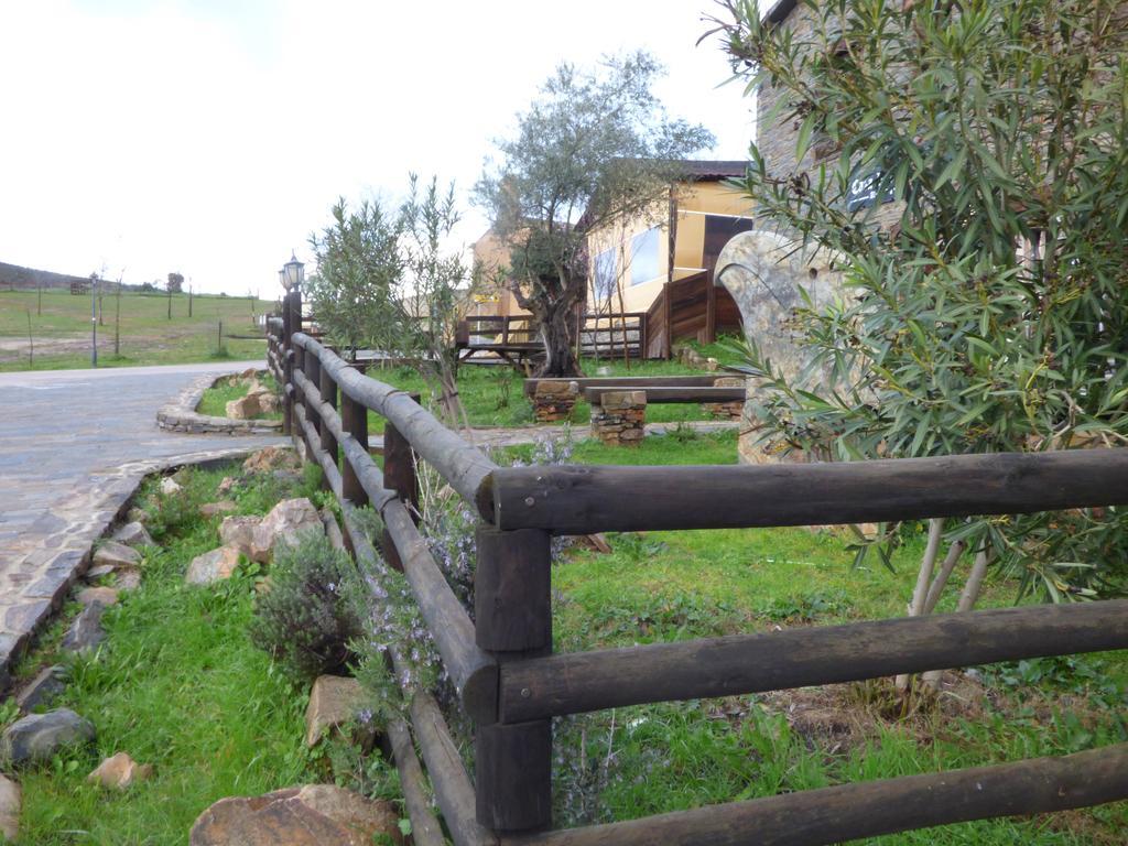 Casa Rural Al-Mofrag y Apartamentos El Mirador de Monfragüe Villarreal de San Carlos Exterior foto